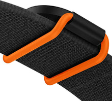 Cargar imagen en el visor de la galería, Spigen ComforTag - Funda diseñada para AirTag, soporte para collar de perro y gato