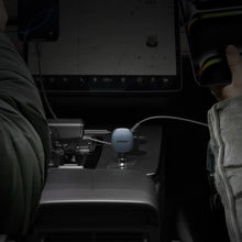 Cargar imagen en el visor de la galería, Momax 1-Move⁺ 2-Port Car Charger With Built-In Retractable Cable 60W
